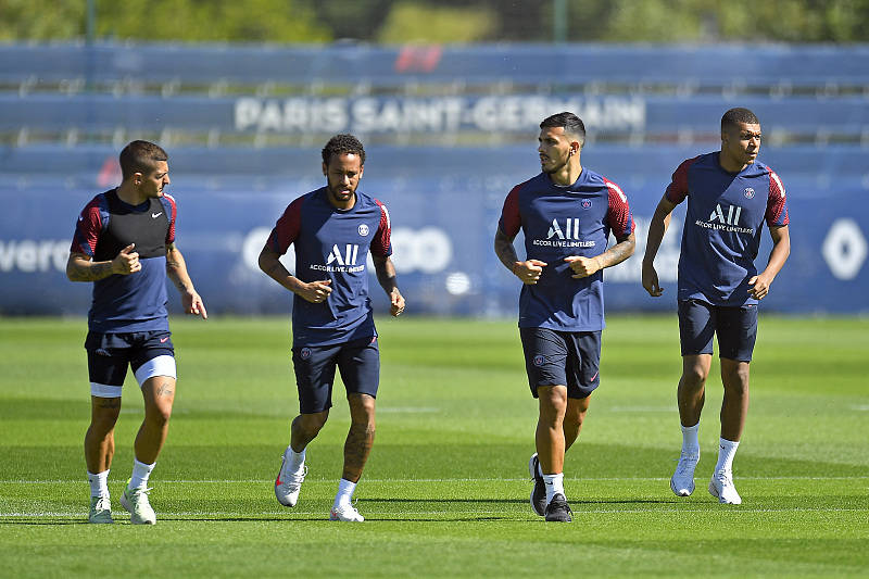  亚特兰大冲刺阶段门线救险；志在法甲名次提升；压力陡增；临场指挥获称赞